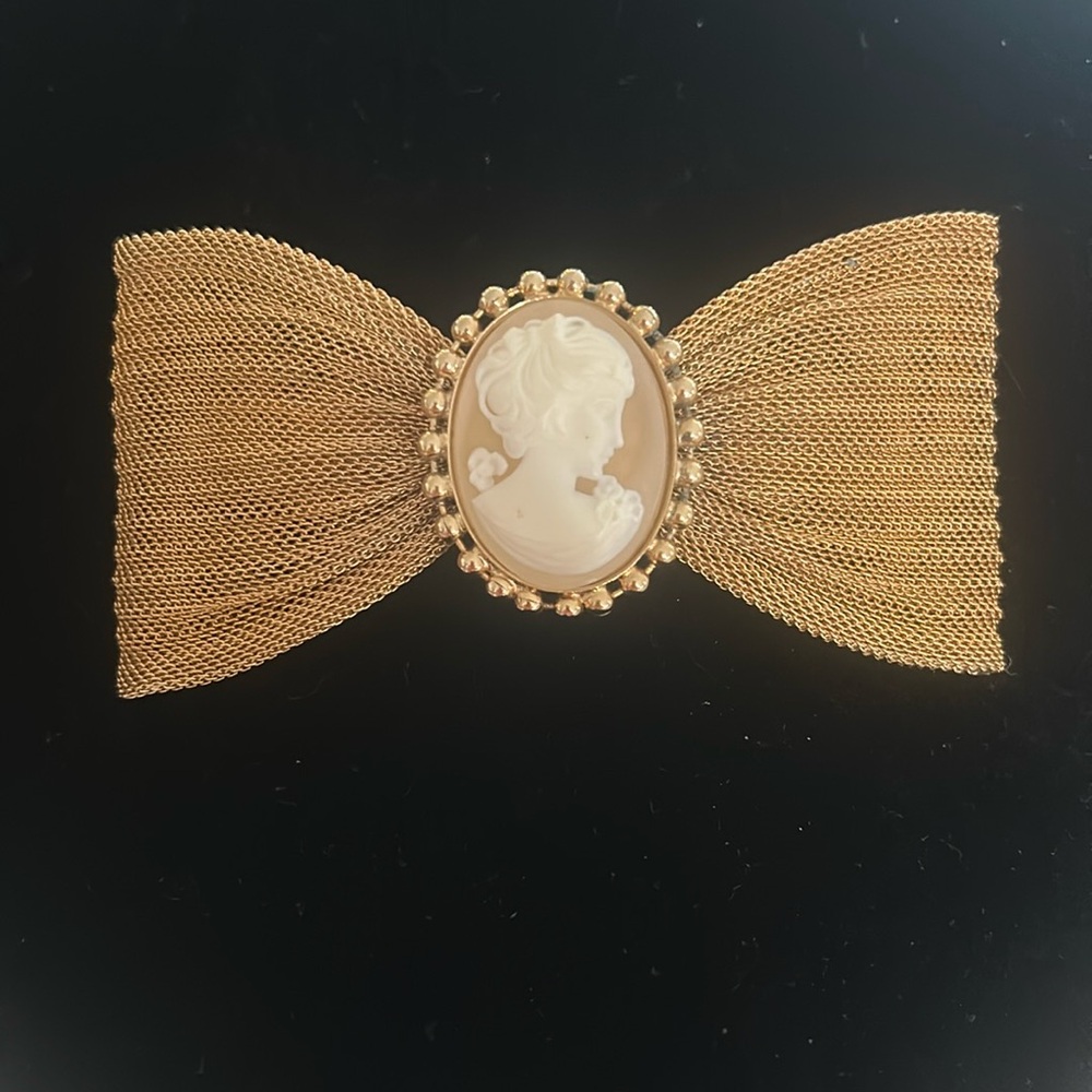 Vintage Kirk’s Folly Gold Tone Cameo Hair Barrette